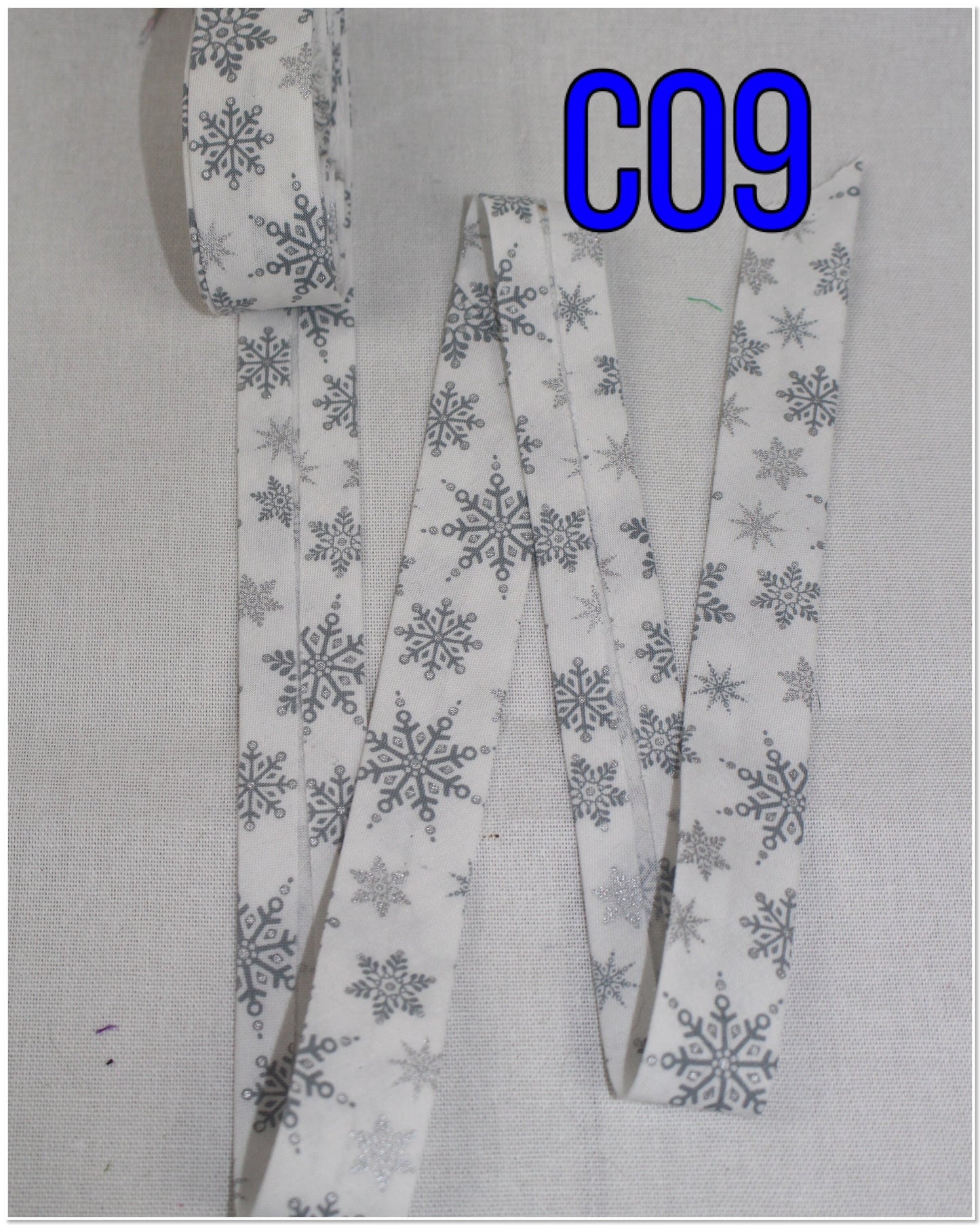 Christmas bias tape binding/(fusible iron on available)/single fold/1 inch wide(1m)/snowflakes/glitter/mistletoe/candy canes/Xmas tree/stars