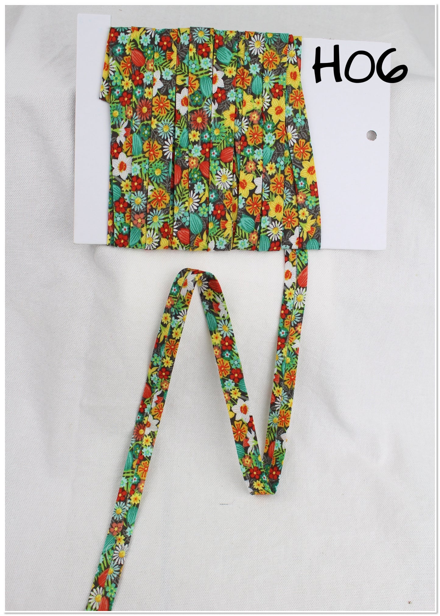 Bias Binding (Tape) 12mm, Cotton, Single Fold, blenders flowers. Fusible iron on available.