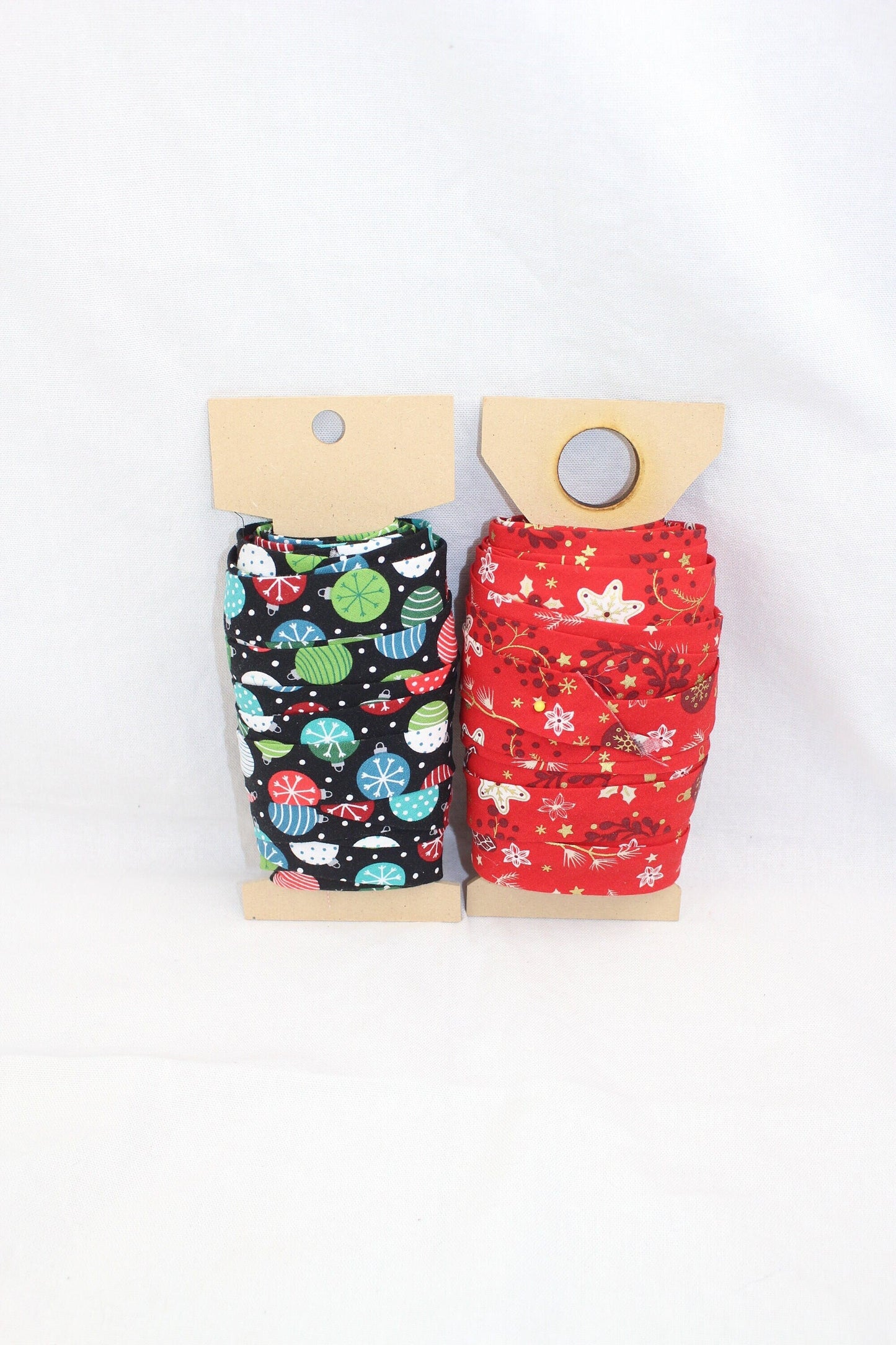Bias Binding (Tape) 25mm, Cotton, Single Fold, Christmas baubles. Fusible iron on available.