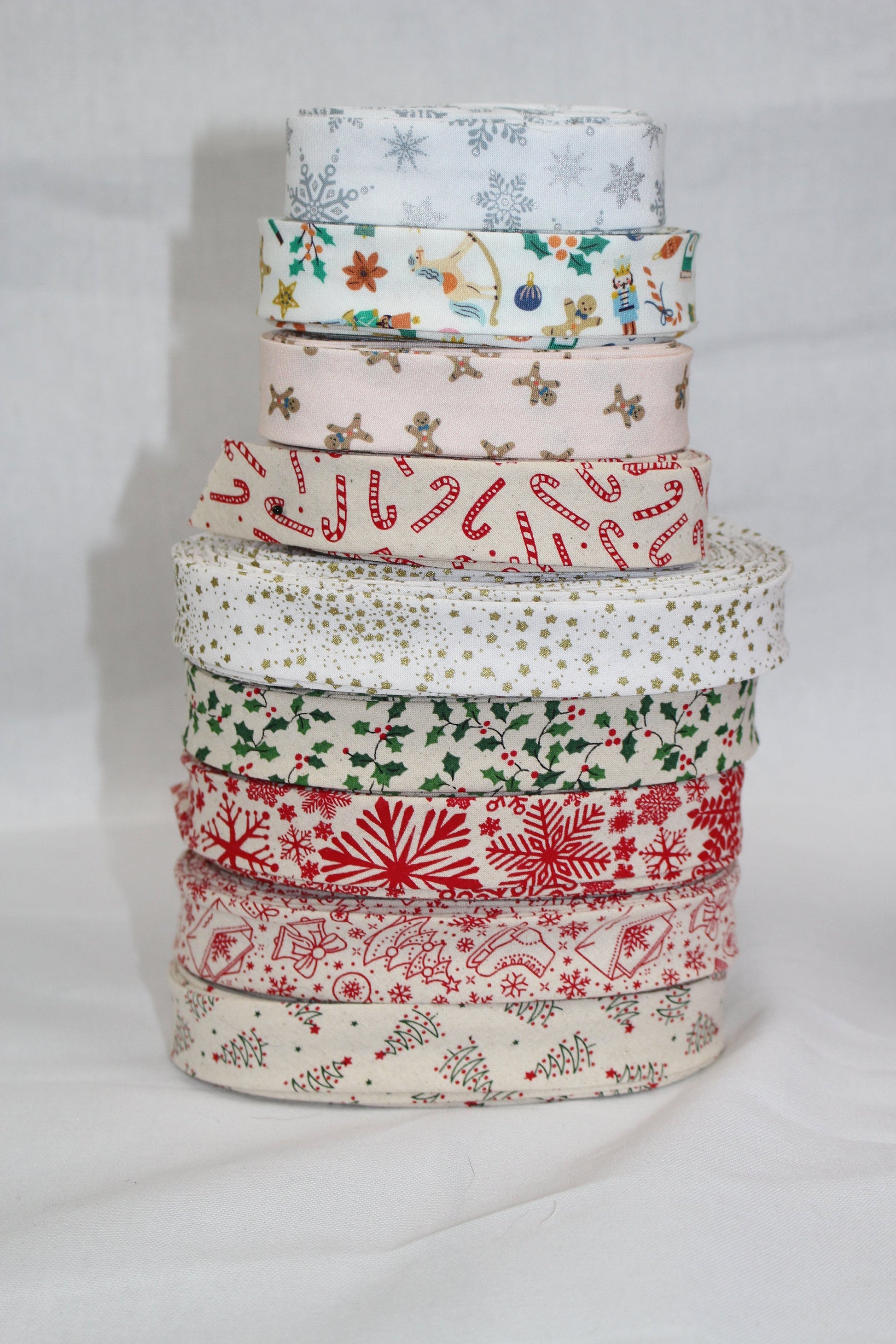Christmas bias tape binding/(fusible iron on available)/single fold/1 inch wide(1m)/snowflakes/glitter/mistletoe/candy canes/Xmas tree/stars